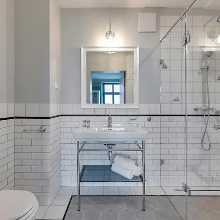 Historical Townhouse By Blue Mandarin דירה *