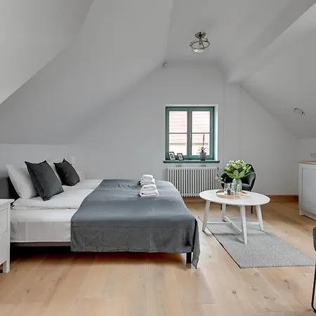 Historical Townhouse By Blue Mandarin דירה *