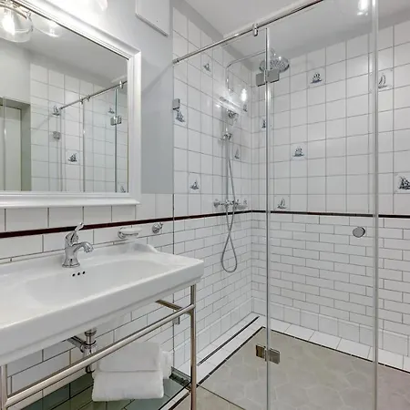 Historical Townhouse By Blue Mandarin