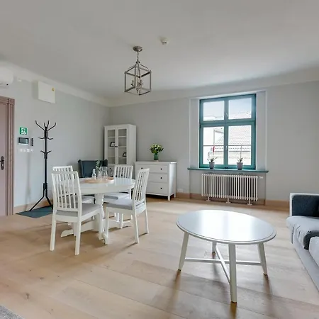 Historical Townhouse By Blue Mandarin