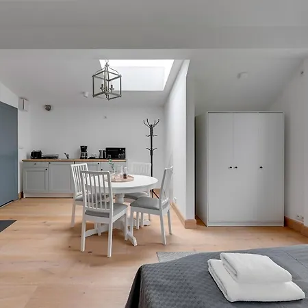 Historical Townhouse By Blue Mandarin