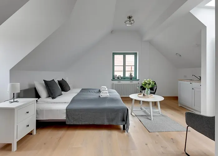 Historical Townhouse By Blue Mandarin 公寓 *