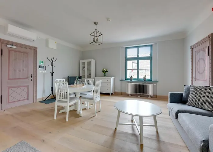 Historical Townhouse By Blue Mandarin