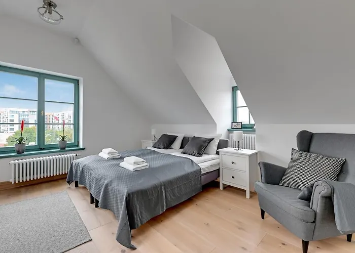 Apartment Historical Townhouse By Blue Mandarin *