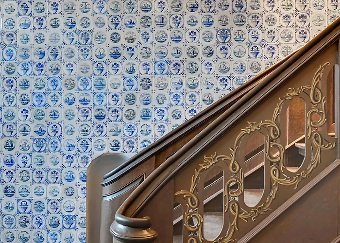 Historical Townhouse By Blue Mandarin